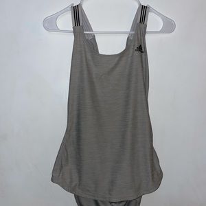 Adidas workout shirt🏃🏽‍♀️